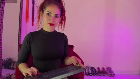 Snapshot of cristinsmith chatting on 02-13-25, 04:50 Cristin online show from 02-13-25, 04:50