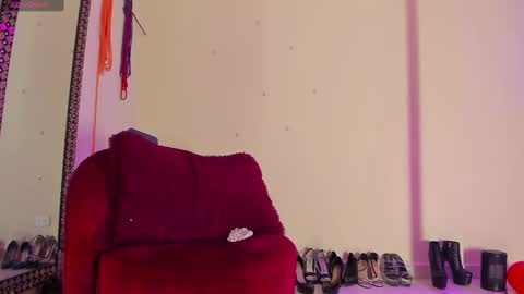Snapshot of cristinsmith chatting on 03-08-25, 06:47 Cristin online show from 03-08-25, 06:47