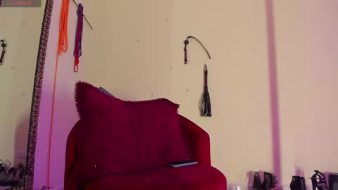 Snapshot of cristinsmith chatting on 03-10-25, 04:57 Cristin online show from 03-10-25, 04:57