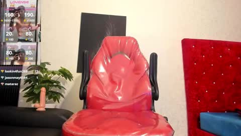 cristopher23  online show from 02-10-25, 11:13