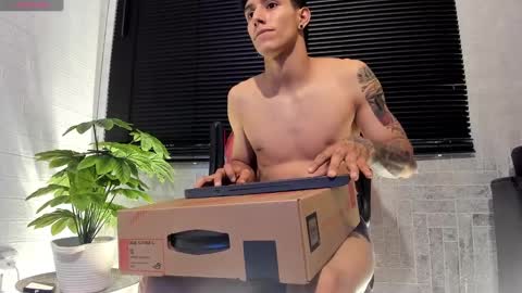 cristopher23  online show from 02-28-25, 08:18