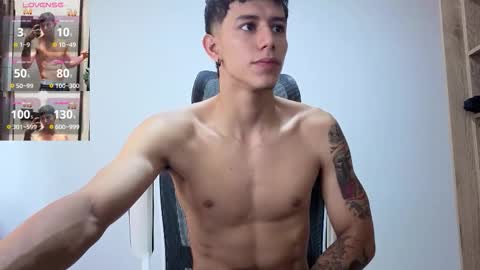 cristopher23  online show from 11-19-25, 11:43