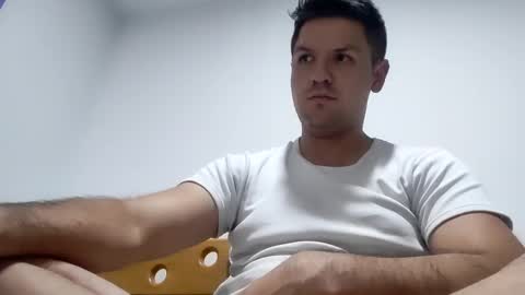 cristopher3042 online show from 02-07-25, 06:56