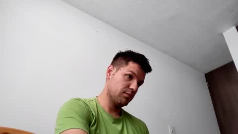 cristopher3042 online show from 02-09-25, 03:01