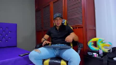 Say me Cris online show from 12-25-24, 04:54