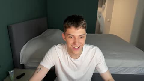 cronck52 online show from 11-17-25, 07:41