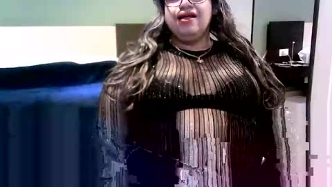 Linda Cross online show from 10-29-25, 02:03