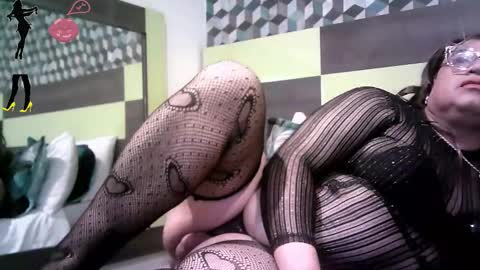 Linda Cross online show from 11-06-25, 11:04