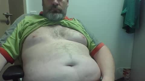Snapshot of crouch1 chatting on 05-05-26, 10:34 Crouch1 online show from 05-05-26, 10:34