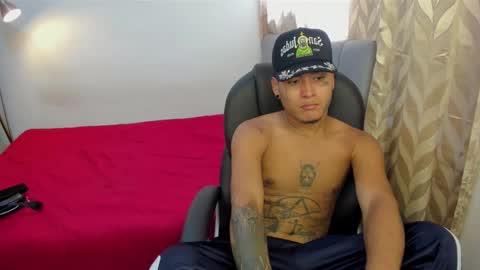 Snapshot of crow_black00 chatting on 09-30-25, 05:07 crow_black00 online show from 09-30-25, 05:07