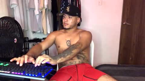 Snapshot of crow_black00 chatting on 04-14-26, 07:09 crow_black00 online show from 04-14-26, 07:09