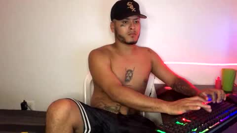 Snapshot of crow_black00 chatting on 04-15-26, 09:37 crow_black00 online show from 04-15-26, 09:37