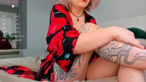 Nikki online show from 03-26-26, 01:44