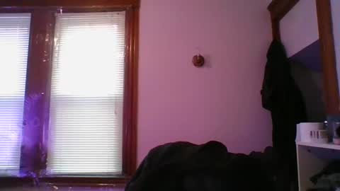 Snapshot of crush380 chatting on 12-29-24, 03:03 Crush380 online show from 12-29-24, 03:03