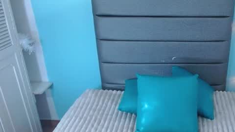cruzsofia_res online show from 07-29-26, 04:43