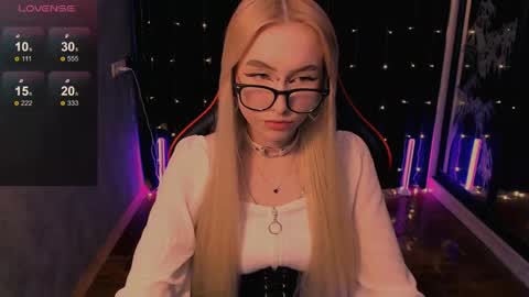 Snapshot of crybambi chatting on 05-17-26, 07:39 crybambi online show from 05-17-26, 07:39