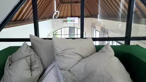 Lin inst lingoodyy online show from 02-14-25, 03:00