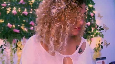 Snapshot of crysrus chatting on 12-06-24, 01:18 crysrus online show from 12-06-24, 01:18