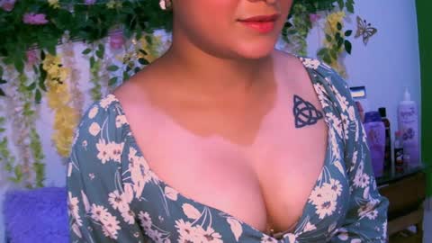 Snapshot of crysrus chatting on 12-10-24, 12:28 crysrus online show from 12-10-24, 12:28