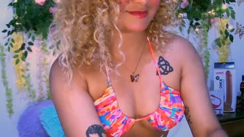 Snapshot of crysrus chatting on 12-17-24, 12:23 crysrus online show from 12-17-24, 12:23