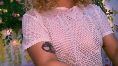 Snapshot of crysrus chatting on 12-25-24, 10:48 crysrus online show from 12-25-24, 10:48