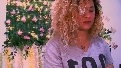 Snapshot of crysrus chatting on 01-05-25, 01:24 crysrus online show from 01-05-25, 01:24