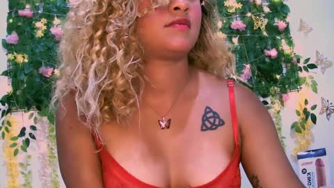 Snapshot of crysrus chatting on 01-20-25, 12:25 crysrus online show from 01-20-25, 12:25