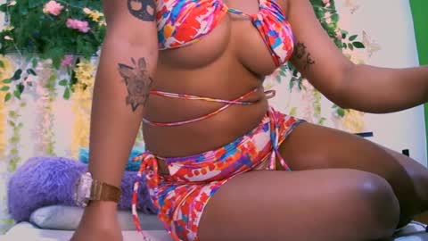 Snapshot of crysrus chatting on 01-31-25, 01:43 crysrus online show from 01-31-25, 01:43