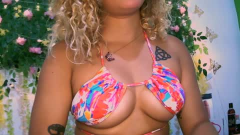 Snapshot of crysrus chatting on 01-31-25, 12:29 crysrus online show from 01-31-25, 12:29