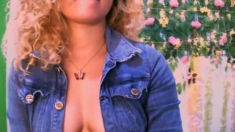 Snapshot of crysrus chatting on 02-14-25, 03:43 crysrus online show from 02-14-25, 03:43