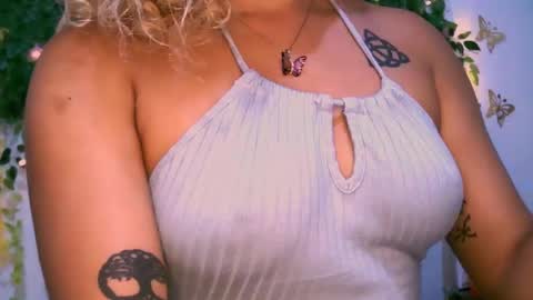 Snapshot of crysrus chatting on 02-23-25, 12:51 crysrus online show from 02-23-25, 12:51