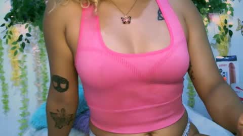 Snapshot of crysrus chatting on 03-01-25, 01:11 crysrus online show from 03-01-25, 01:11