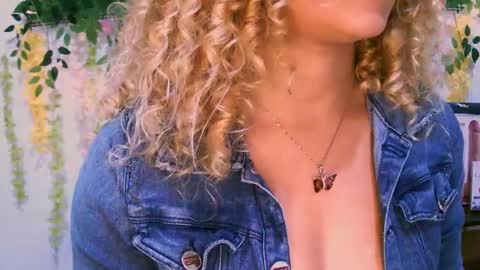 Snapshot of crysrus chatting on 03-07-25, 02:36 crysrus online show from 03-07-25, 02:36