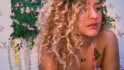 Snapshot of crysrus chatting on 03-12-25, 12:42 crysrus online show from 03-12-25, 12:42