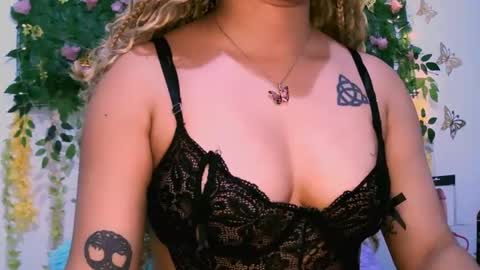 Snapshot of crysrus chatting on 09-20-25, 01:28 crysrus online show from 09-20-25, 01:28