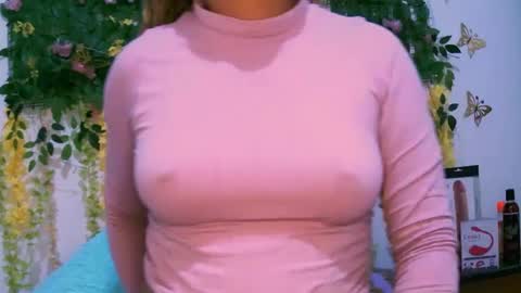 Snapshot of crysrus chatting on 09-26-25, 01:09 crysrus online show from 09-26-25, 01:09