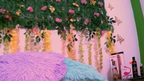 Snapshot of crysrus chatting on 09-27-25, 02:05 crysrus online show from 09-27-25, 02:05