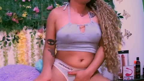 Snapshot of crysrus chatting on 10-04-25, 02:09 crysrus online show from 10-04-25, 02:09