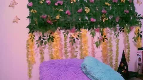 Snapshot of crysrus chatting on 10-07-25, 12:41 crysrus online show from 10-07-25, 12:41