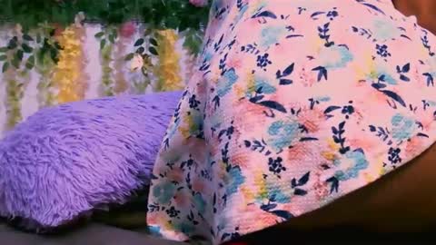 Snapshot of crysrus chatting on 10-10-25, 12:31 crysrus online show from 10-10-25, 12:31