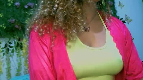 Snapshot of crysrus chatting on 10-27-25, 12:15 crysrus online show from 10-27-25, 12:15