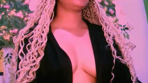 Snapshot of crysrus chatting on 12-17-25, 12:49 crysrus online show from 12-17-25, 12:49