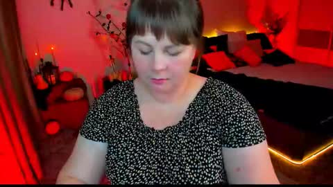 Anna online show from 10-28-25, 09:17