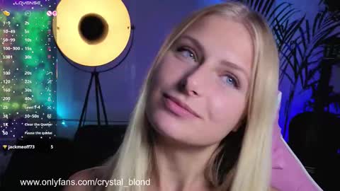 Snapshot of crystal_blond chatting on 09-25-25, 08:01 Crystal online show from 09-25-25, 08:01