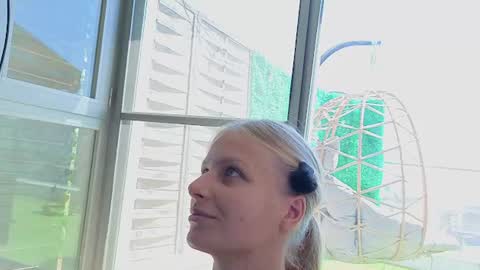 Snapshot of crystal_blond chatting on 07-12-26, 02:41 Crystal online show from 07-12-26, 02:41