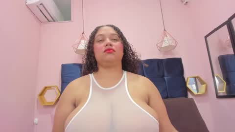 crystal_butterfly1 online show from 11-16-25, 12:55