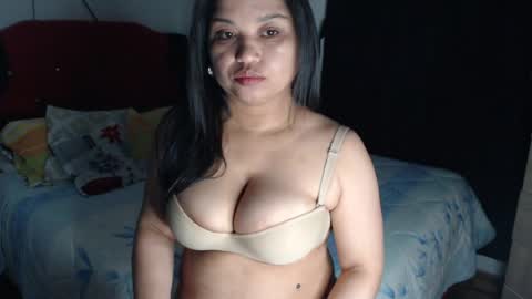 Snapshot of crystal_milkmature chatting on 06-12-26, 10:19 Crystal Milf online show from 06-12-26, 10:19