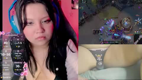 Snapshot of crystal_velvet01 chatting on 12-14-24, 05:07 crystal online show from 12-14-24, 05:07