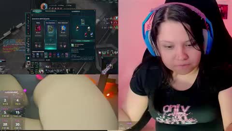 Snapshot of crystal_velvet01 chatting on 01-08-25, 02:46 crystal online show from 01-08-25, 02:46