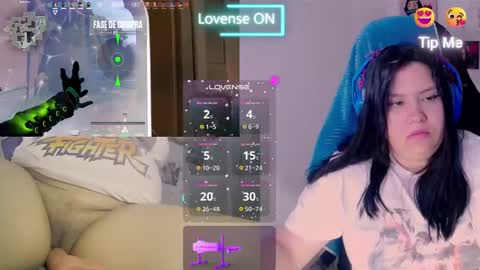 Snapshot of crystal_velvet01 chatting on 01-18-25, 09:13 crystal online show from 01-18-25, 09:13